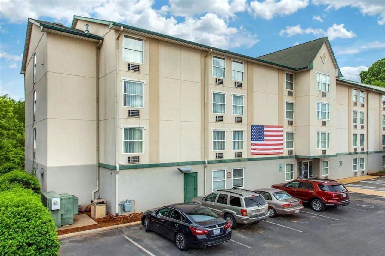 Rodeway Inn & Suites Near Outlet Mall - Asheville Exterior foto