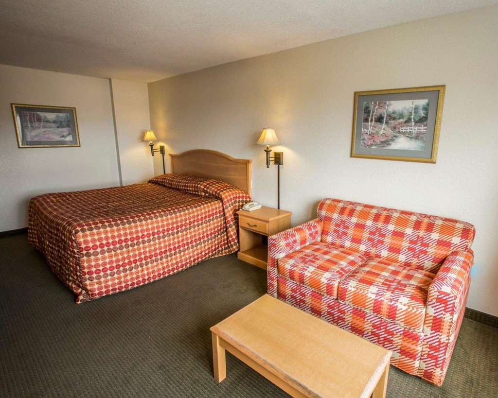 Rodeway Inn & Suites Near Outlet Mall - Asheville Zimmer foto